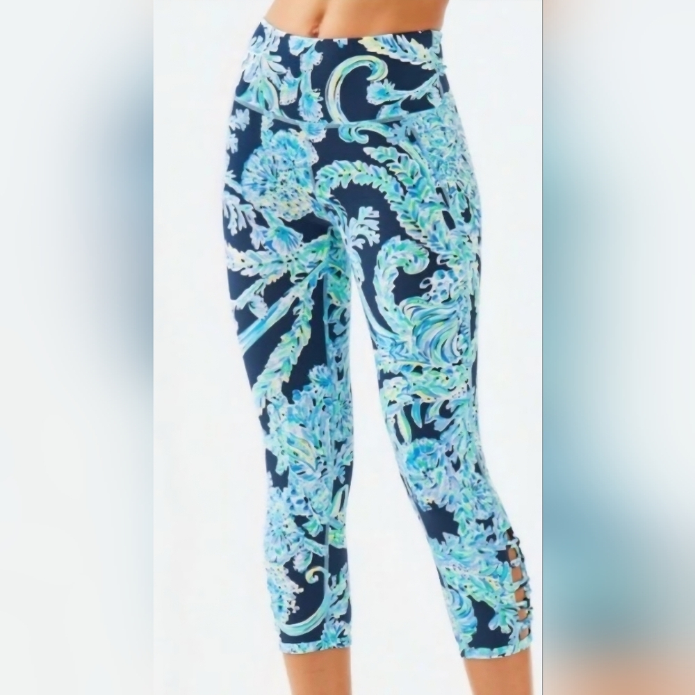 Bundle (2) Lilly Pulitzer Navy Blue Multi Floral And Black, White Capri Leggings